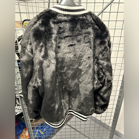 Black Furry Faux-fur Bomber Jacket - Picture 5 of 10